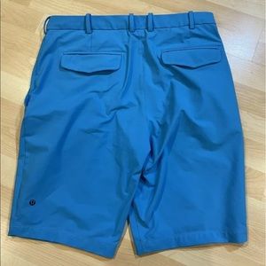 LULULEMON commission ABC 11”short chino blue golf bottoms size 36